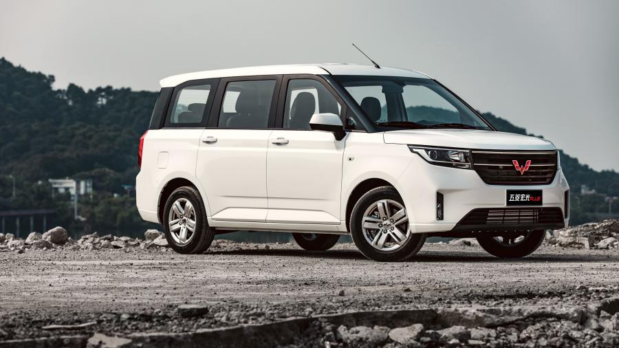  WuLing Hongguang Plus 2019 года  (фото 1 из 49)